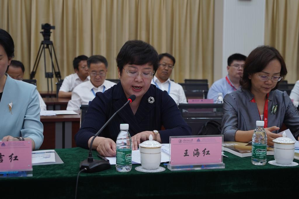 图7 省政府副省长王海红讲话.JPG