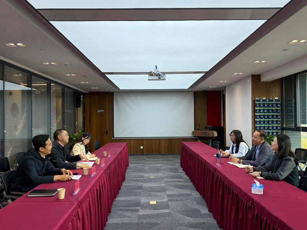 10月30日访企拓岗.jpg 10月30日访企拓岗.jpg